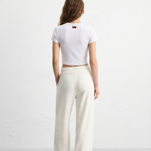 kaand-voh-psnd-hai-aaj-bhi-lekin-baby-teewhite model back